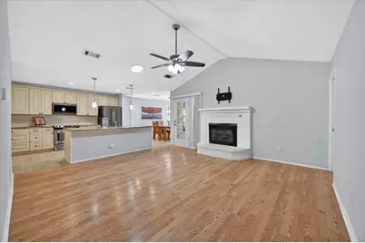 1406 Kynette Drive, Euless, TX 76040 - Photo 4
