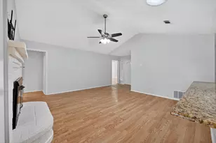 1406 Kynette Dr, Euless, TX 76040 - Photo 6