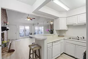 2518 Shady Ridge Dr, Bedford, TX 76021 - Photo 10