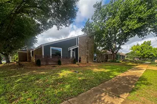 1129 Yorkshire Dr, Carrollton, TX 75007 - Photo 1