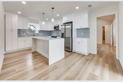 1129 Yorkshire Drive, Carrollton, TX 75007 - Photo 14