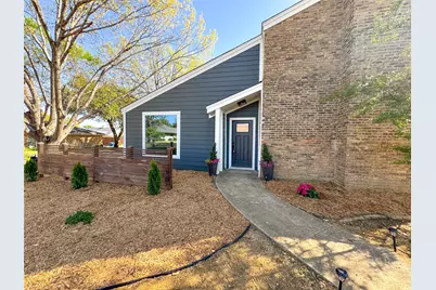 1129 Yorkshire Drive, Carrollton, TX 75007 - Photo 2