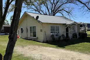 526 Henderson Blvd, Groesbeck, TX 76642 - Photo 12