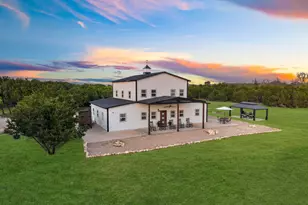 116 Creekview Dr, Blum, TX 76627 - Photo 2