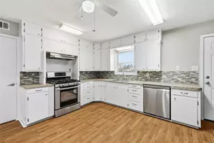 1106 Central Ave, Bowie, TX 76230 - Photo 10