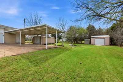 1106 Central Avenue, Bowie, TX 76230 - Photo 38