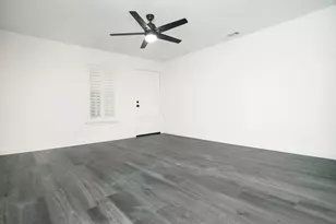 305 College St, Farmersville, TX 75442 - Photo 4