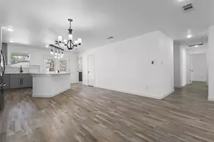 1024 Greenlee St, Denton, TX 76201 - Photo 6