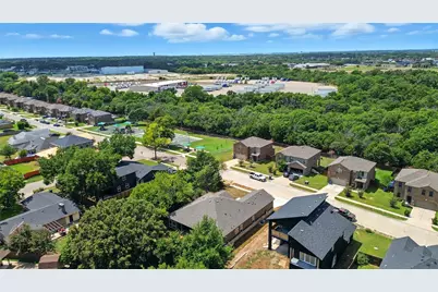 716 Oak Creek Drive, Hutchins, TX 75141 - Photo 2