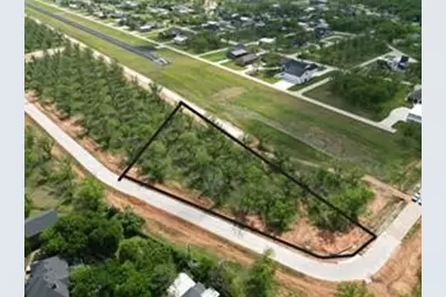 907 E Landings Drive, Granbury, TX 76049 - Photo 1