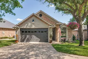 120 St Francis Ln, Mabank, TX 75156 - Photo 2