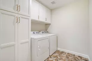 622 N Crockett St, Granbury, TX 76048 - Photo 28