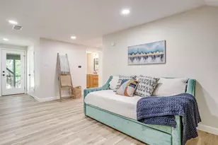 622 N Crockett St, Granbury, TX 76048 - Photo 32