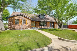 622 N Crockett St, Granbury, TX 76048 - Photo 40