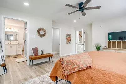 622 N Crockett Street, Granbury, TX 76048 - Photo 18