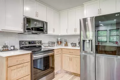 622 N Crockett Street, Granbury, TX 76048 - Photo 12