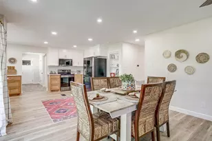 622 N Crockett St, Granbury, TX 76048 - Photo 10