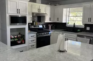 401 N Lee St, Valley View, TX 76272 - Photo 4