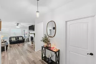 208 Crest Ln, Decatur, TX 76234 - Photo 6