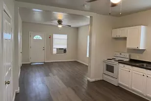 509 W Coffin St, Denison, TX 75020 - Photo 4