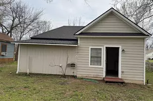 509 W Coffin St, Denison, TX 75020 - Photo 12