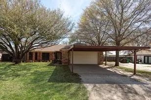 579 S Hitt St, Boyd, TX 76023 - Photo 4