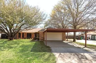 579 S Hitt St, Boyd, TX 76023 - Photo 4