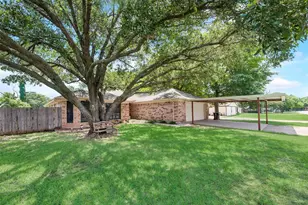 579 S Hitt St, Boyd, TX 76023 - Photo 2