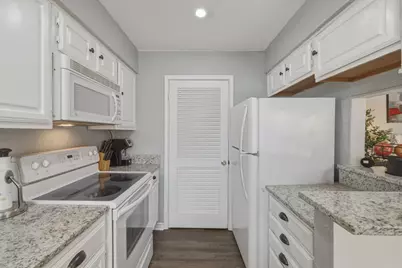 1900 Cloisters Drive #322, Arlington, TX 76011 - Photo 8