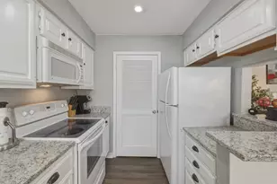 1900 Cloisters Dr, Arlington, TX 76011 - Photo 8