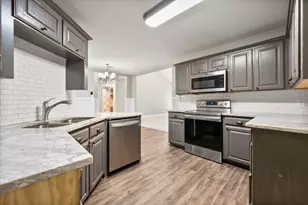 955 Behrens Ct, Crowley, TX 76036 - Photo 12