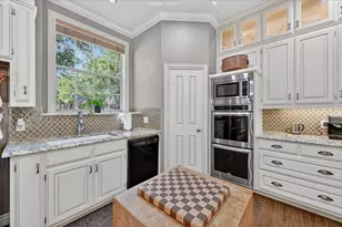 2701 Massachusetts Bay Dr, Arlington, TX 76001 - Photo 6