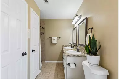 906 Bayfield Drive, Denton, TX 76209 - Photo 14