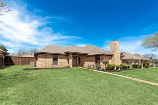 2309 Crystal Creek Ln, Garland, TX 75040 - Photo 2