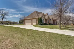 146 Fawna Dr, Azle, TX 76020 - Photo 2