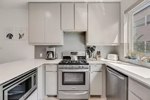 4705 Bryan St, Dallas, TX 75204 - Photo 12