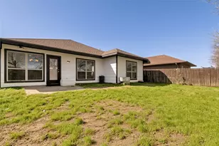 3129 Royal Crest Dr, Fort Worth, TX 76140 - Photo 12