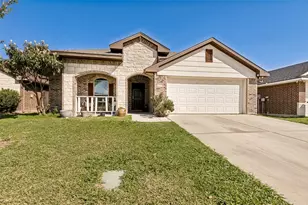 3129 Royal Crest Dr, Fort Worth, TX 76140 - Photo 1