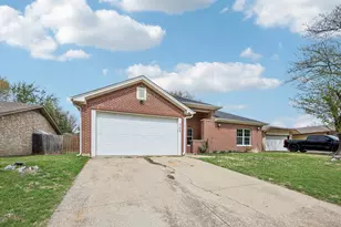 705 Lynnfield Dr, Arlington, TX 76014 - Photo 6