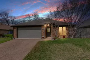 2722 Laurel Oaks Dr, Garland, TX 75044 - Photo 2