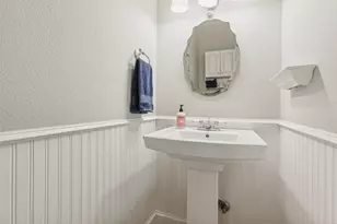 9358 Heatherdale Dr, Dallas, TX 75243 - Photo 14