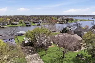 519 Kiowa Dr W, Gainesville, TX 76240 - Photo 1