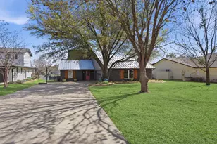 519 Kiowa Dr W, Lake Kiowa, TX 76240 - Photo 8