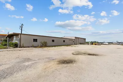 2305 N Main Street, Cleburne, TX 76033 - Photo 18