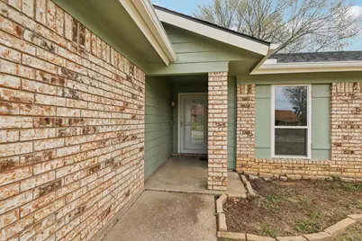 2132 Reverchon Drive, Arlington, TX 76017 - Photo 4