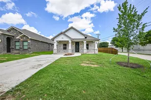 1102 Fort Worth St, Grand Prairie, TX 75050 - Photo 2