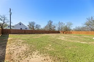 203 Redbird Ct, Cleburne, TX 76058 - Photo 26