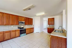 523 Zachum Dr, Arlington, TX 76002 - Photo 10