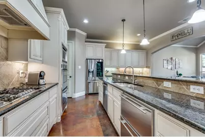 4353 Crestwood Court, Grapevine, TX 76051 - Photo 8