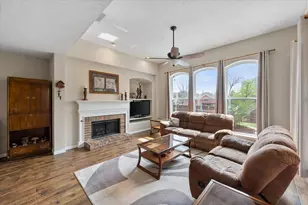 2800 Springbranch Ct, Grapevine, TX 76051 - Photo 14